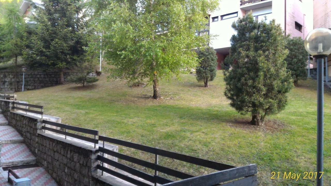 Centrale vicino cabinovia Magnolta e piscina Aprica Esterno foto