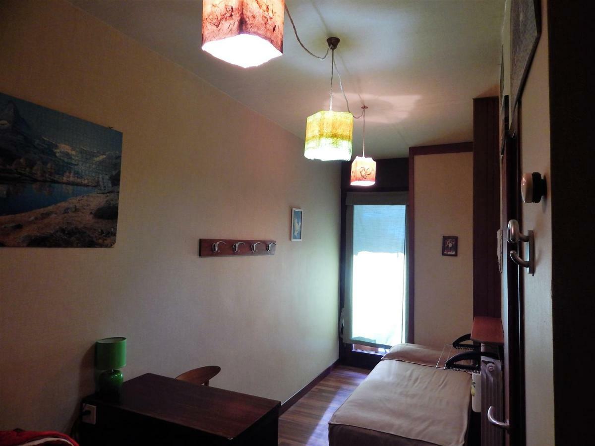 Centrale vicino cabinovia Magnolta e piscina Aprica Esterno foto
